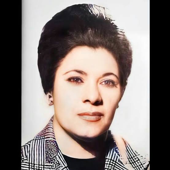 آذر دانشی